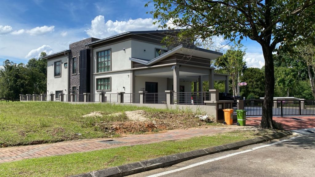 bina rumah atas tanah sendiri